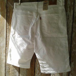 Women's white Levis Bermuda Shorts size 14 NWT